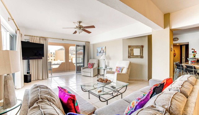 Condo in Plaza Nautica < 1 Mile to The Arch!