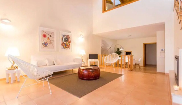 Contemporary 3 bedroom villa M10