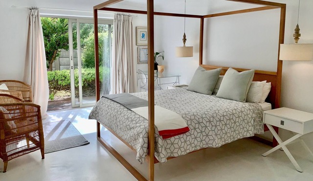 Contemporary studio stones throw to the beach