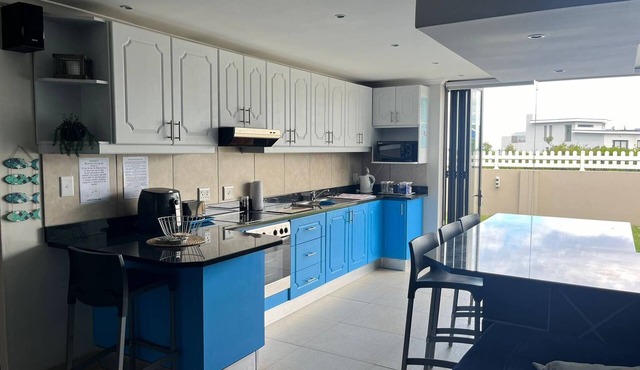 Copina Holiday Home 6