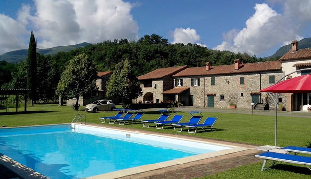 Coriana Apartments and Villas