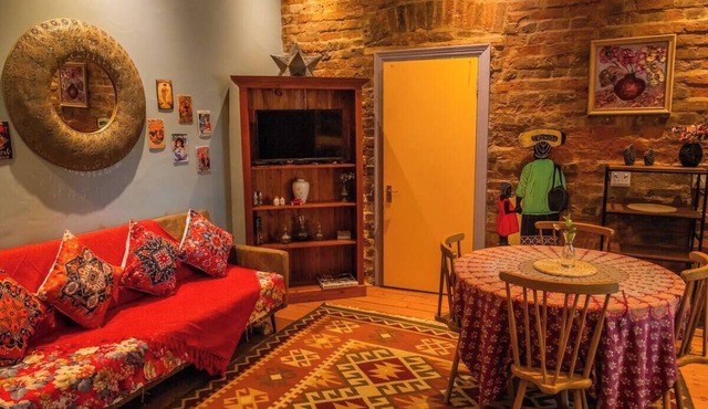 Corner Cuddly Cottage