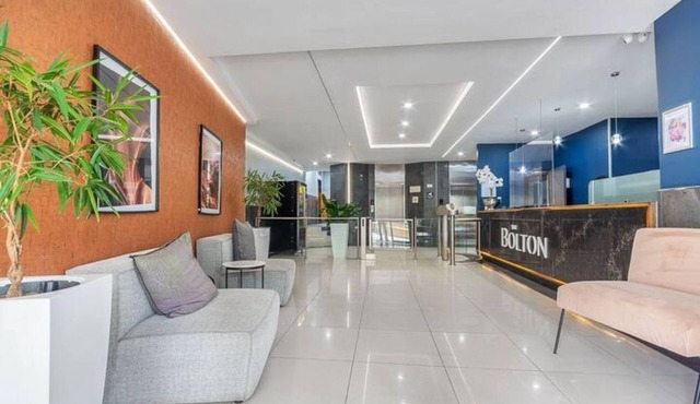 Corporate 2br Apt w/t office cubicles, fast wifi