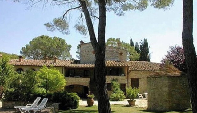 Cosy apartment in villa for 6 guests with pool, TV, patio and pets allowed