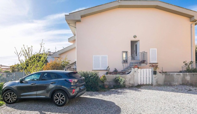 Cosy apartment for 3 people with A/C, WIFI, TV, patio and pets allowed