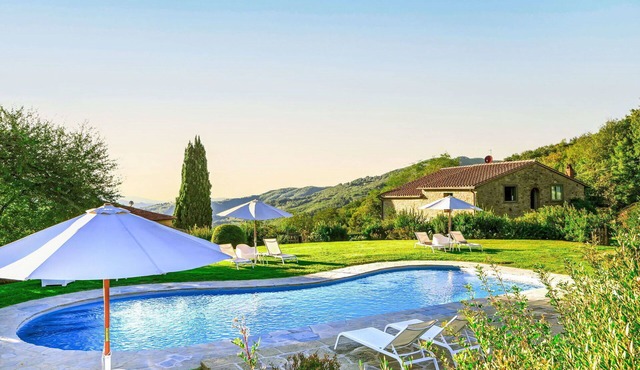 Cosy apartment for 12 guests with A/C, private pool, WIFI, TV and panoramic view
