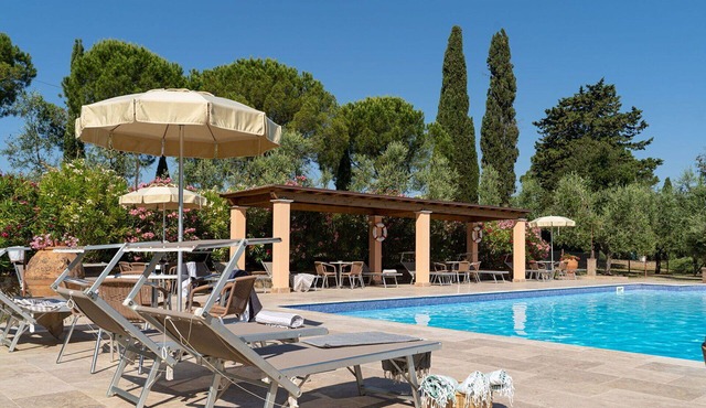 Cosy apartment for 6 guests with pool, A/C, WIFI, TV, pets allowed and panoramic view