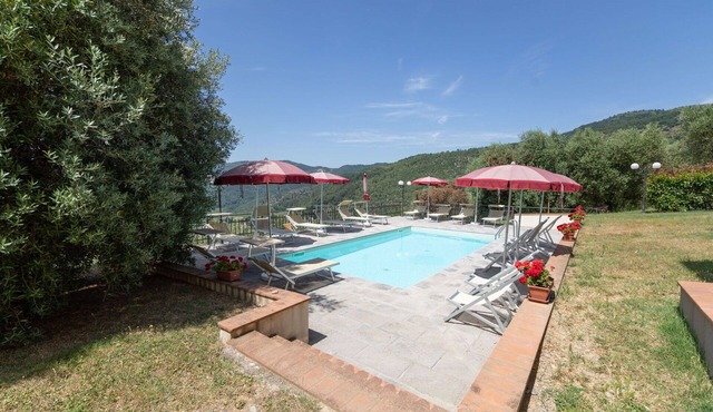 Cosy apartment for 4 people with WIFI, pool, A/C, TV, pets allowed and panoramic view