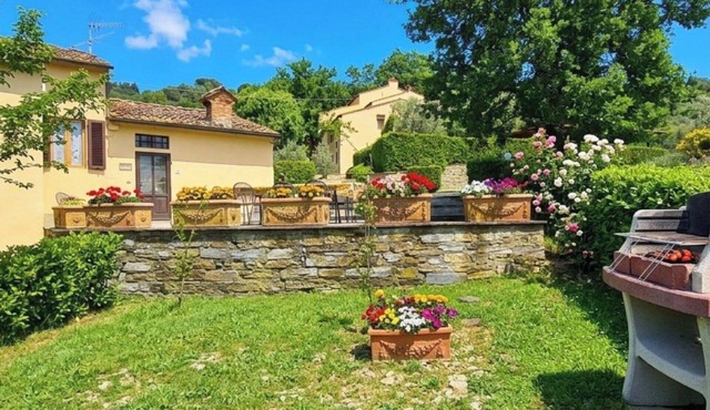 Cosy apartment for 11 people with WIFI, private pool and pets allowed