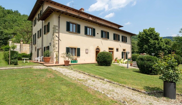 Cosy apartment in villa for 6 people with pool, WIFI, TV, patio, pets allowed and panoramic view