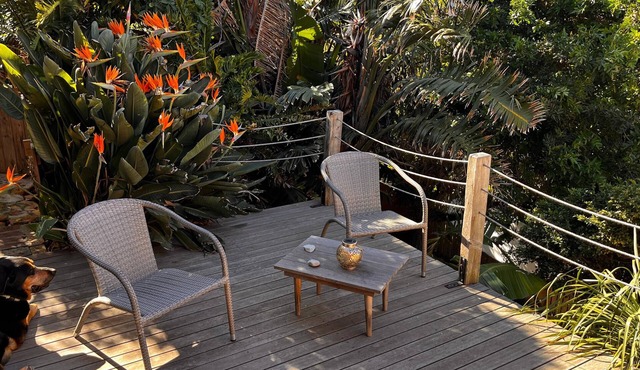 Cosy, comfortable 1-bedroom house in Glencairn with sea and mountain views.