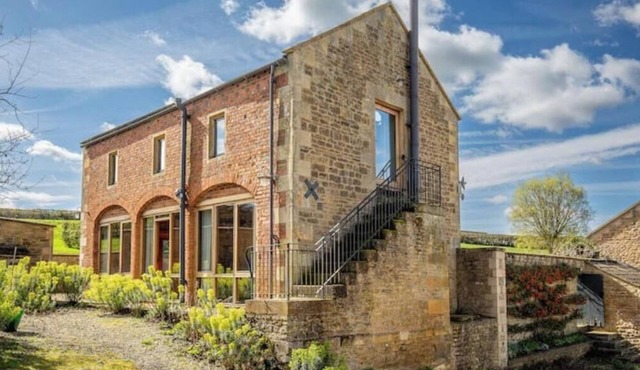 Cosy Cotswold Farm Cottage – Rural Views, Charm & Peaceful Escape