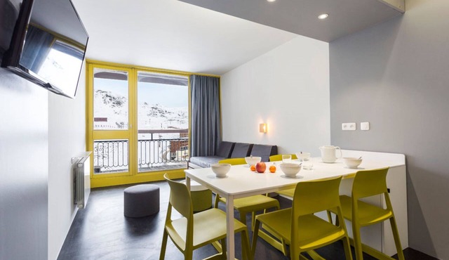 Cosy with balcony & Near the Slopes 644