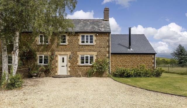 Cotswold country cottage -2 Manor Farm