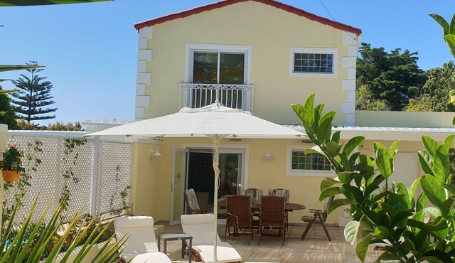 Cottage Cabernet, 4 STAR, Full Kitchen, Fast WiFi, 50" Smart TV, heated Pool
