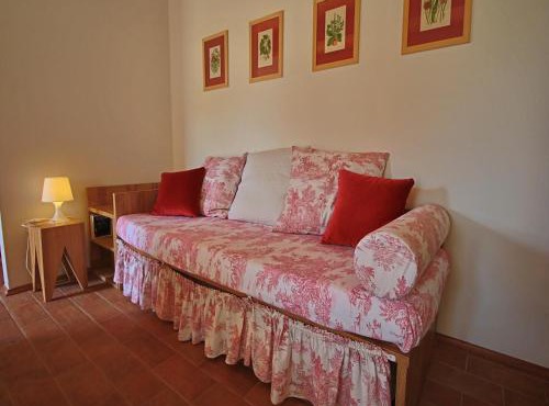 Cottage in Montelabbate with Pool, Garden, BBQ, Parking