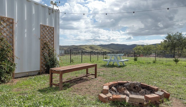 Cottage on Yass River, Private Farm Stay - Pet & Horse Friendly