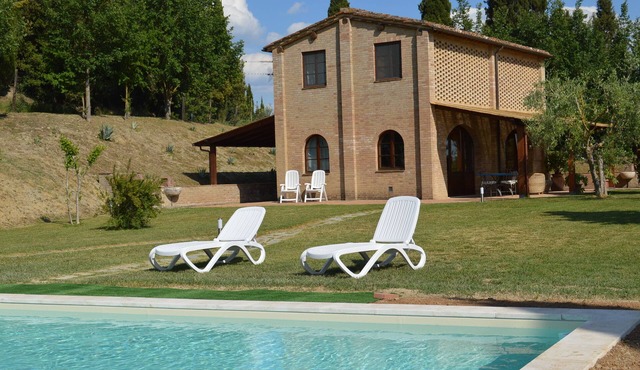 Cottage with private swimming pool