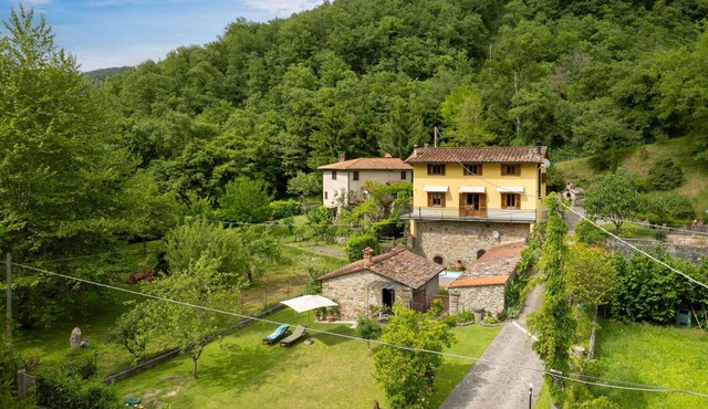 Country House/Farm House in Borgo San Lorenzo with 3 bedrooms sleeps 8