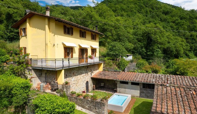 Country House/Farm House in Borgo San Lorenzo with 3 bedrooms sleeps 8