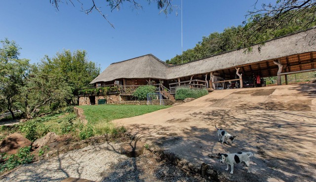 Country House In Broederstroom With Hot Tub, Tv, Security/Safety