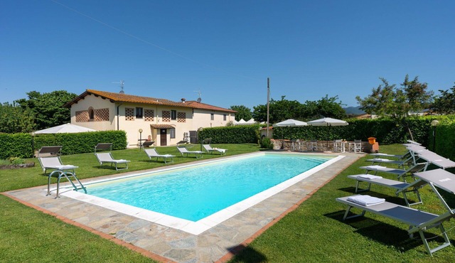 Country House/Farm House in Borgo San Lorenzo with 5 bedrooms sleeps 11