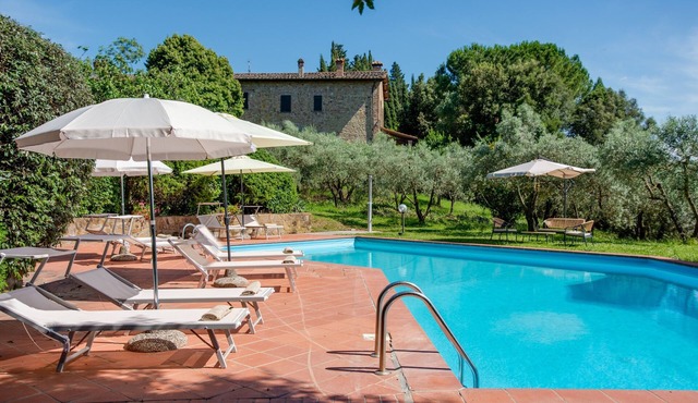 Country House 'La Pineta Farm House' with Private Pool and Wi-Fi