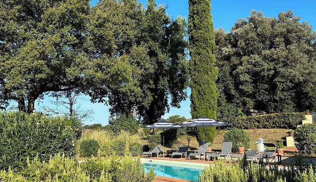 Country Villa With Private Pool, Hot Tub and Tennis Court