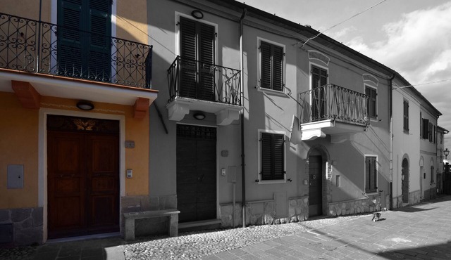 COURT "MARIA CRISTINA 1" - TUSCANY - CINQUE TERRE - LUNIGIANA