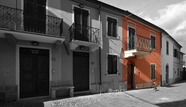 COURT MARIA CRISTINA 3