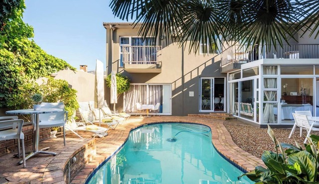 Cozy 1-bedroom bed & breakfast in charming Paarl with AC