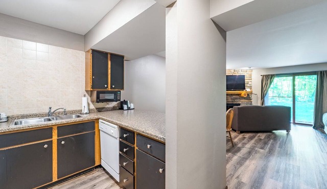 Cozy 1 Bedroom located on Granite Peak, Unit 2