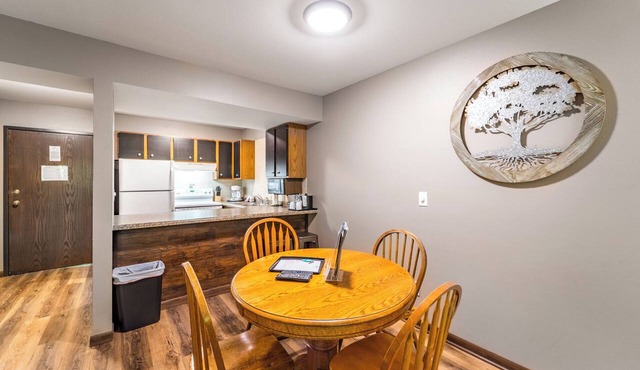 Cozy 1 Bedroom on Granite Peak, Unit 6