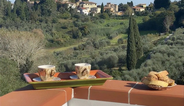 Cozy 2-bedroom house in charming Usigliano with breathtaking views