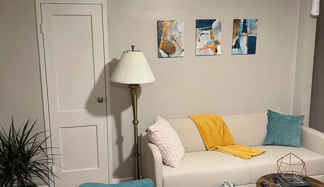 Cozy 2BR Apartment with Easy Access to DC Attractions