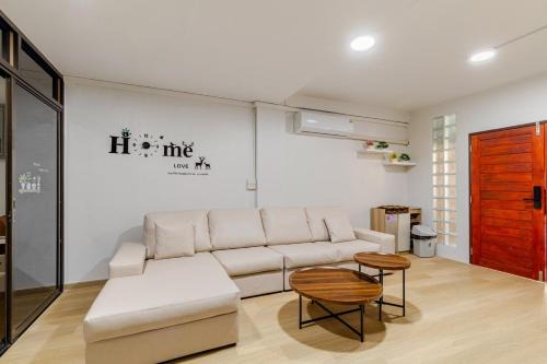 Cozy 5-story house, 2 mins walk BTS, BKK