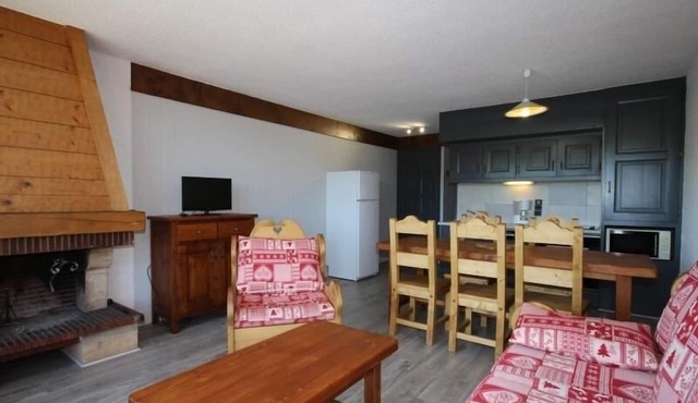 Cozy apartment in Les Saisies - 6 pers, fireplace, south balcony