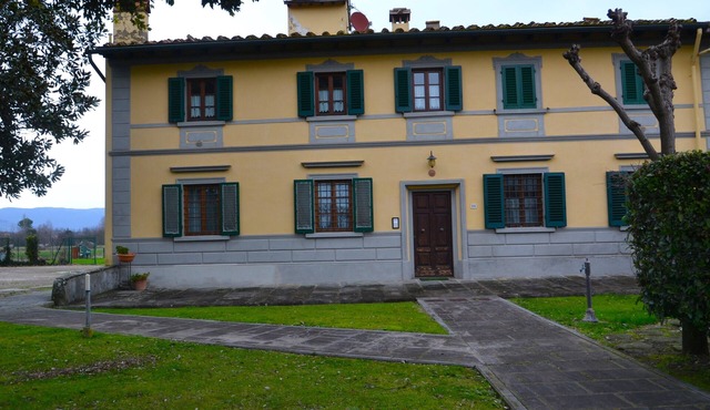 Cozy apartment in the green, 20min. from Florence with private parking spaces