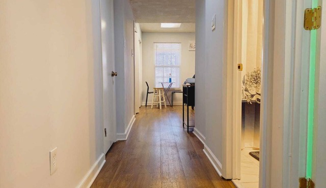 Cozy basement apartment in amazing Silver Spring with AC, WiFi