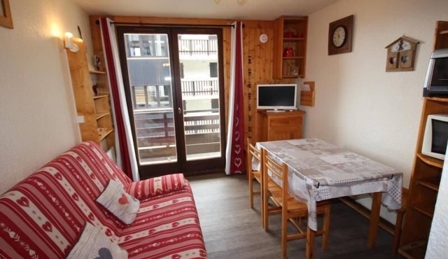 Cozy cabin studio for 4 at Les Saisies, pets allowed