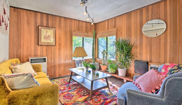 Cozy California Abode Near Malibu Beaches!