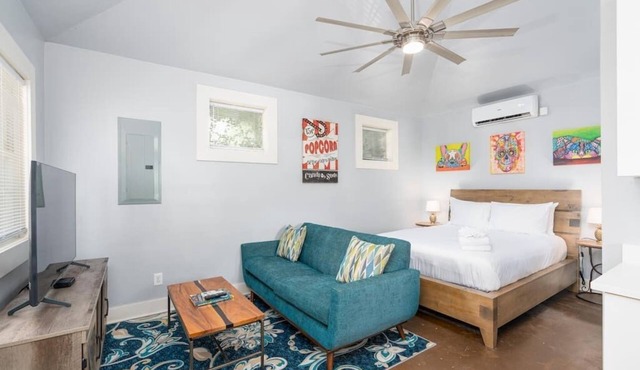 Cozy Downtown Escape | The Condon Carriage