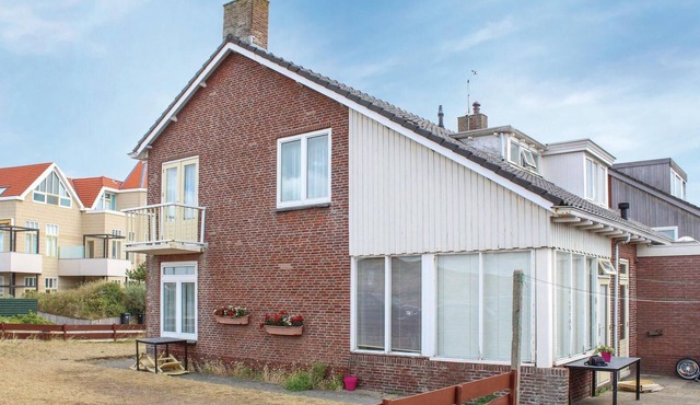 Cozy home in Egmond aan zee with WiFi