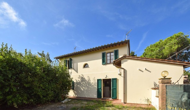 Cozy home in Fauglia with WiFi