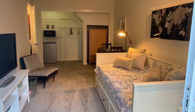 Cozy & Private - Walk to the Beach - Monthly & Weekly discounts
