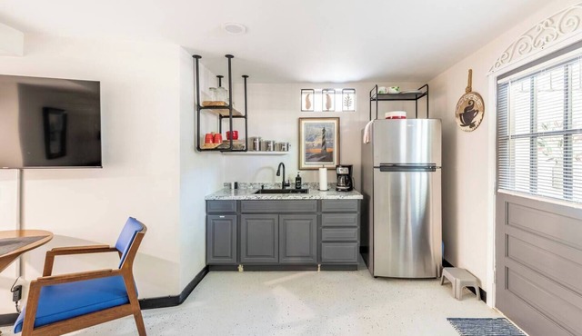 Cozy Studio Apt | 1 Miles from Casino
