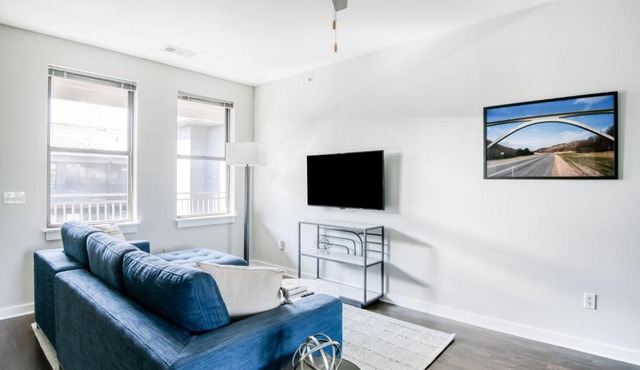 CozySuites Music Row Chic 1BR in Nashville! 27