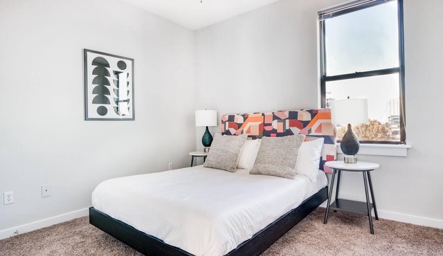 CozySuites Music Row Bold 1BR in Nashville! 33