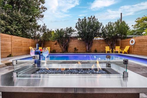 Custom Luxury 2BR Marble Pool Games Rm Fire Pit