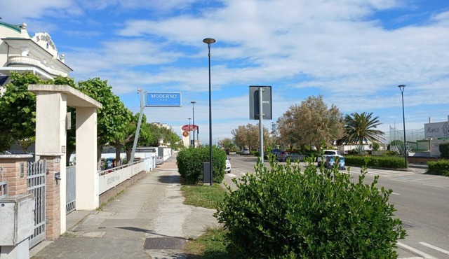 CV008 - Cervia, renovated three-room apartment on the seafront